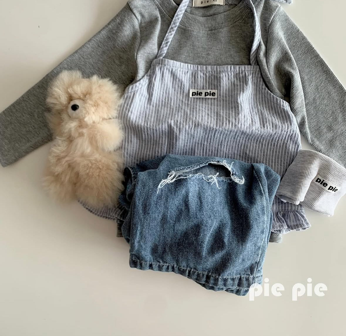 即納❄︎PIE   Frill Apron Top