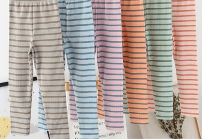 スムースタッチ　ボーダーレギンス