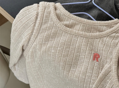 即納❄︎R Embroidered Ribbed Long Sleeve Top