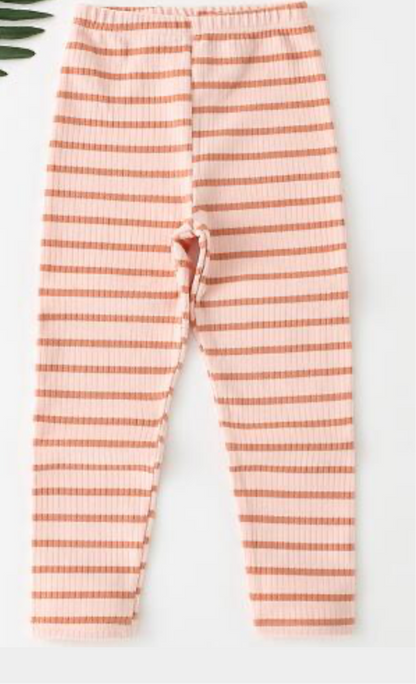 スムースタッチ　ボーダーレギンス