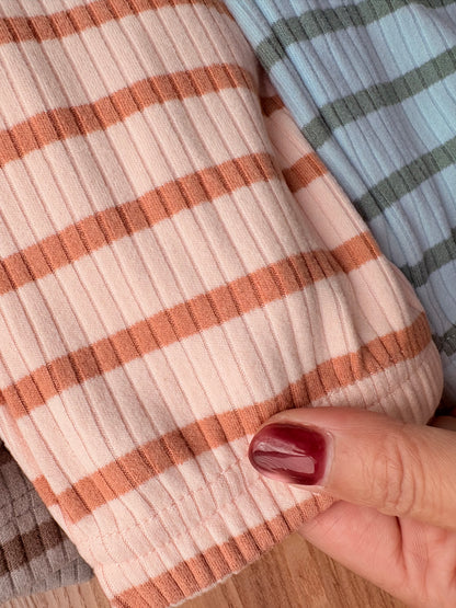 スムースタッチ　ボーダーレギンス